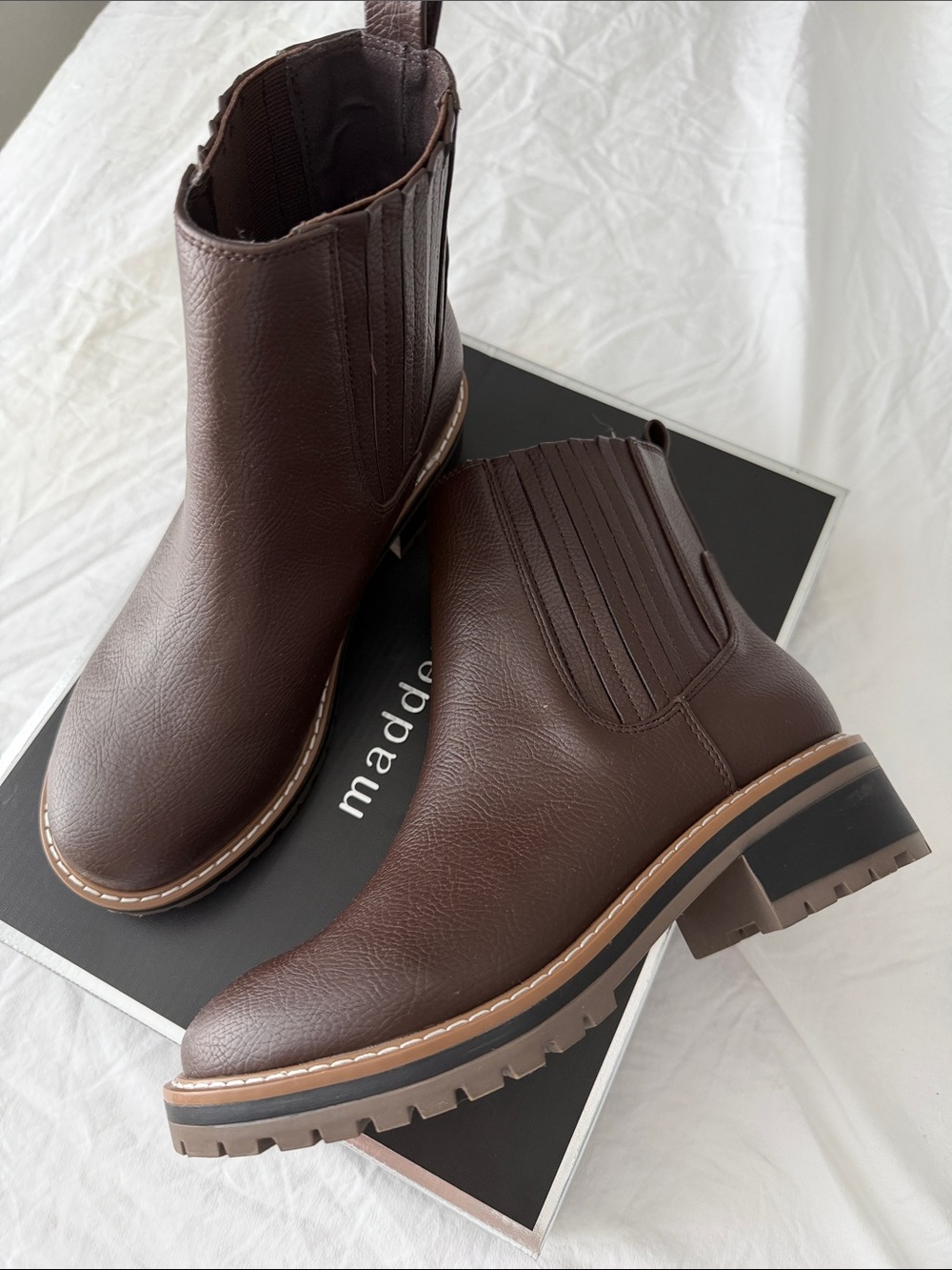Kensie Men's Chukka Chelsea Boots in Dark Brown